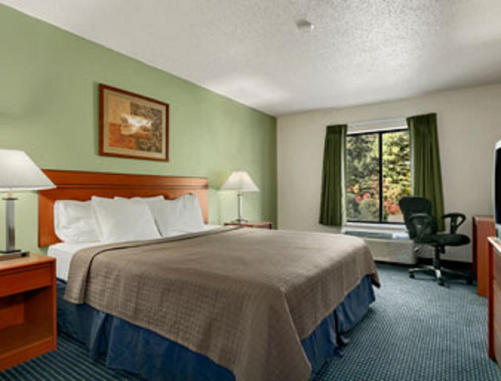 Days Inn & Suites By Wyndham Wisconsin Dells Bilik gambar